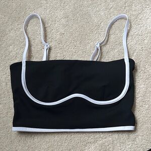 ALO Yoga Black and White Strappy Crop Top